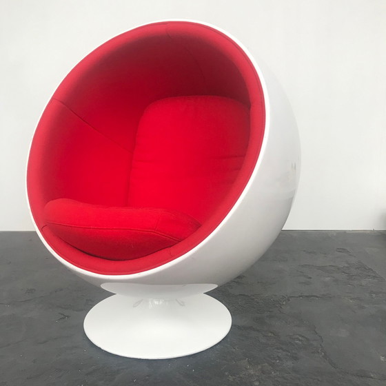 Image 1 of Chaise à boules de l'ère spatiale