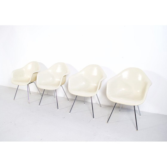Image 1 of Set of 4 vintage Dax armchairs in chrome steel and fiberglass by Charles and Ray Eamesen for Mobilier International, 1960