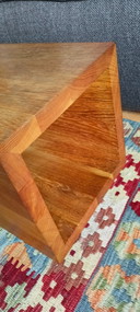 Mesa auxiliar enrollable de madera maciza de roble