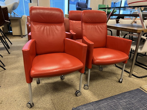 4 Leolux Quogga chairs in red leather