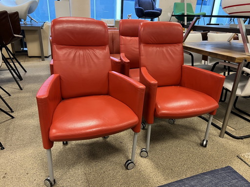 4 Leolux Quogga chairs in red leather