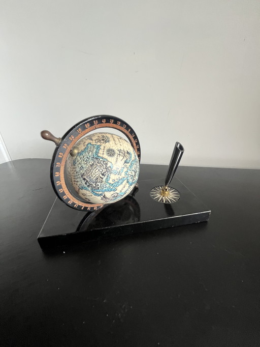 Desk globe + pen holder