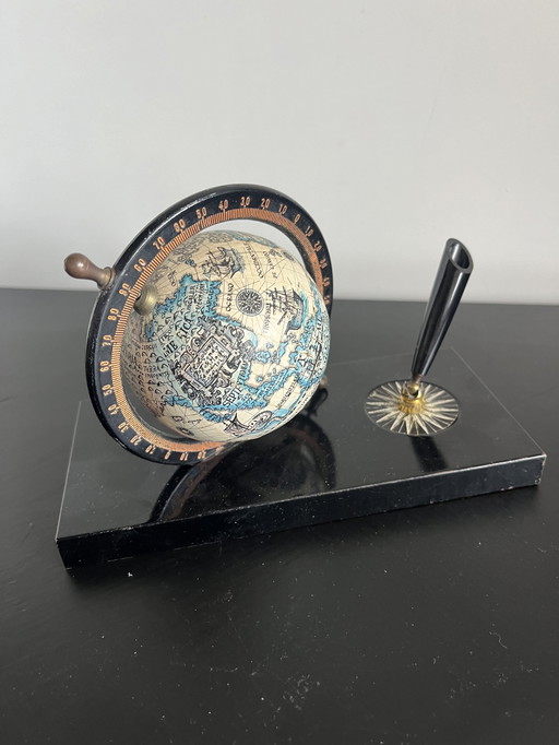 Desk globe + pen holder