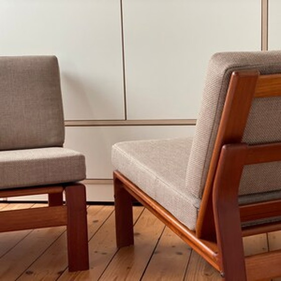 Image 1 of 2x Comfort  Armchairs