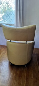 2x Leolux Solymi Chairs And 1 Poof