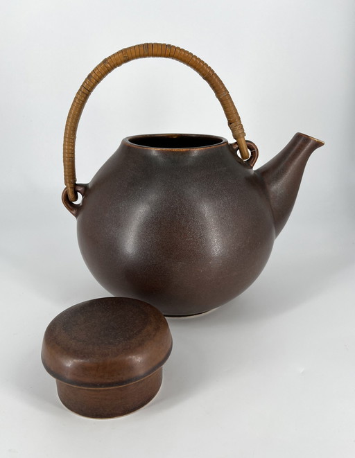 Ulla Procopé ceramic teapot Finland Arabia Ga3 12-63