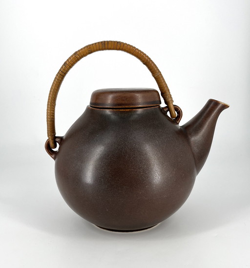 Ulla Procopé ceramic teapot Finland Arabia Ga3 12-63