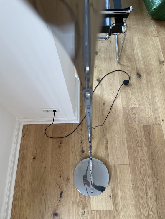 Image 1 of Lampada ad arco vintage cromata beige