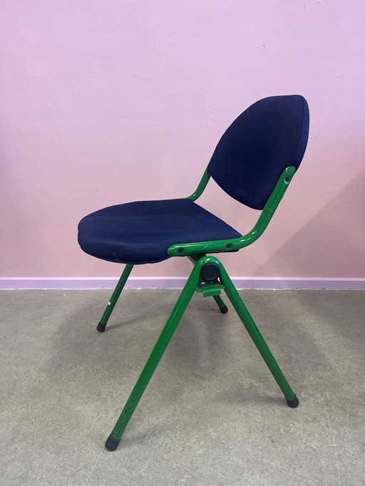 5x Vintage Stacking Chairs