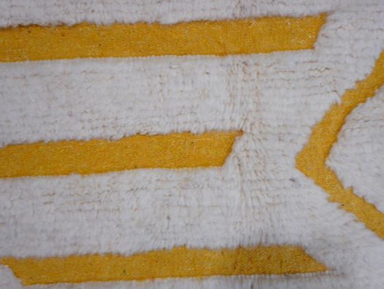 Image 1 of Tapis berbère - 293 cm x 199 cm - laine blanche et jaune