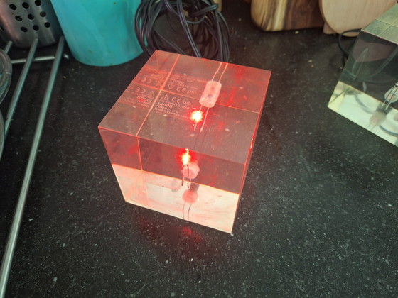 Image 1 of Lampes à Led Art Déco Design Chris Levine Habitat Plugg Led Cube