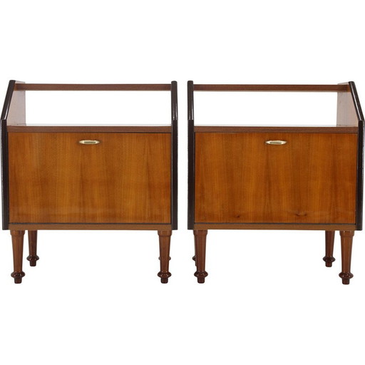 Pareja de mesitas de noche vintage en acabado nogal, Italia 1960