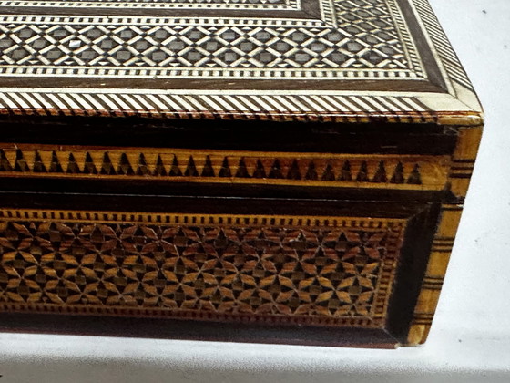 Image 1 of  Oriental Inlaid Mother-of-Pearl Box - L20/P12/H5 Cm