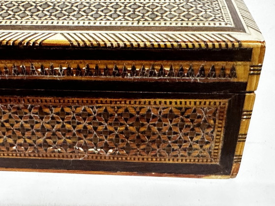 Image 1 of  Oriental Inlaid Mother-of-Pearl Box - L20/P12/H5 Cm