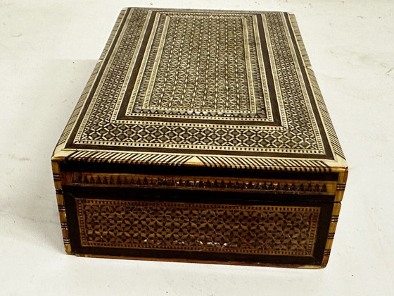 Image 1 of  Oriental Inlaid Mother-of-Pearl Box - L20/P12/H5 Cm