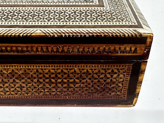 Image 1 of  Oriental Inlaid Mother-of-Pearl Box - L20/P12/H5 Cm