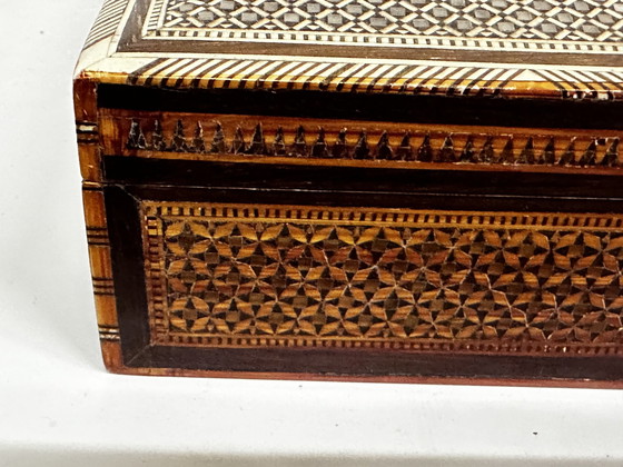 Image 1 of  Oriental Inlaid Mother-of-Pearl Box - L20/P12/H5 Cm