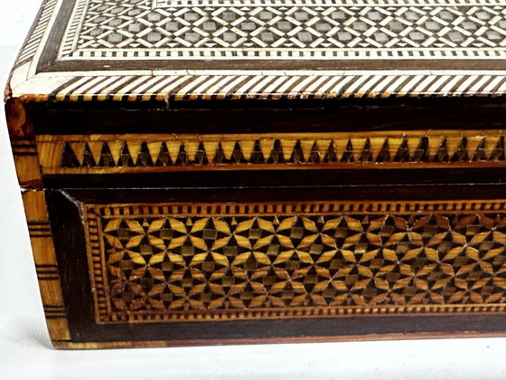 Image 1 of  Oriental Inlaid Mother-of-Pearl Box - L20/P12/H5 Cm