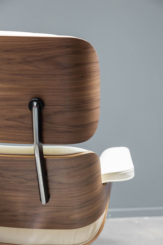 Image 1 of Sillón Eames + otomana