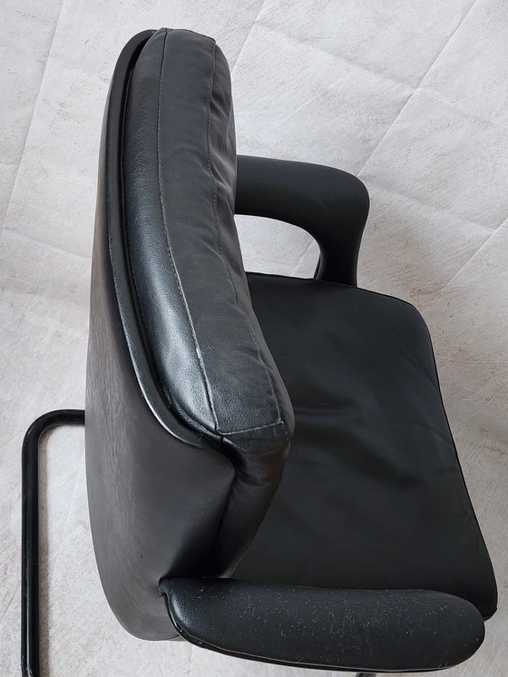 Image 1 of Zefla Office Chair