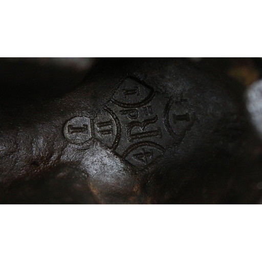 Leone sdraiato in ghisa d'epoca