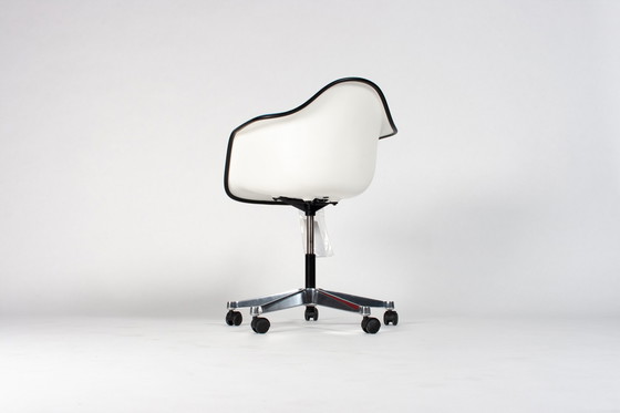 Image 1 of Vitra Eames Plastic Arm Chair PACC Blue (stock:10)