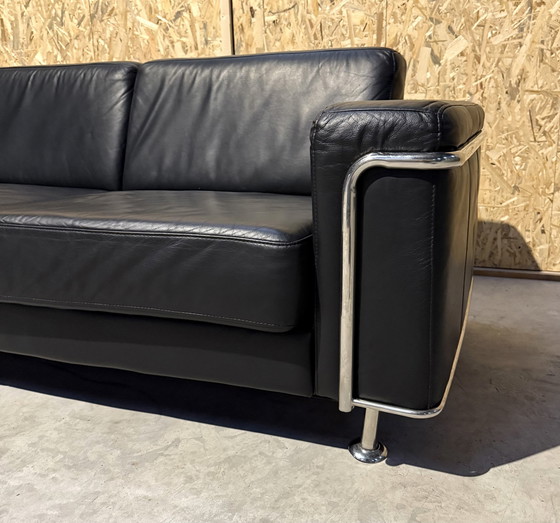 Image 1 of Divano in pelle nera ispirato a Le Corbusier