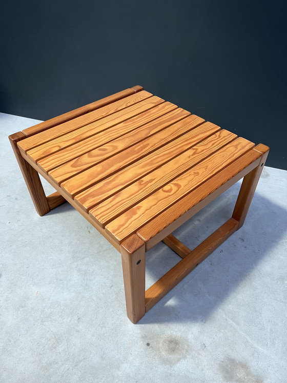 Image 1 of 1970s coffee table/side table, clear pine