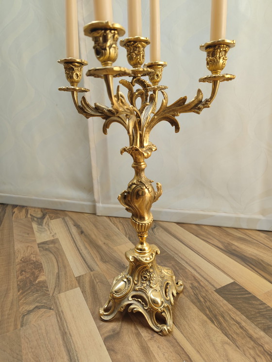Image 1 of Candeliere a 5 bracci riccamente decorato, ottone, cimelio