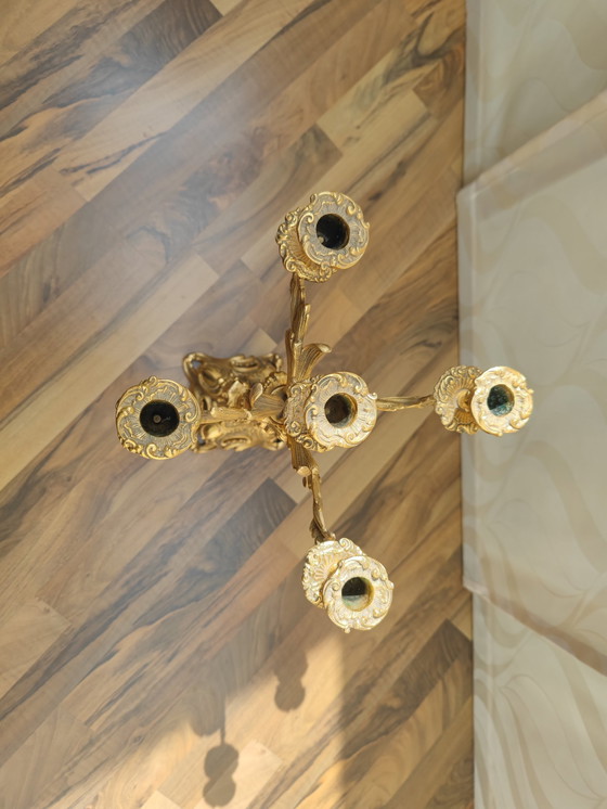 Image 1 of Candeliere a 5 bracci riccamente decorato, ottone, cimelio