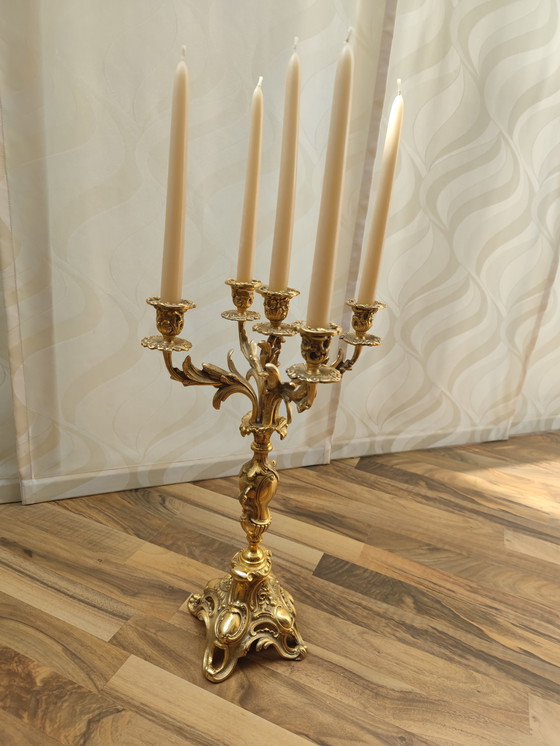 Image 1 of Candeliere a 5 bracci riccamente decorato, ottone, cimelio