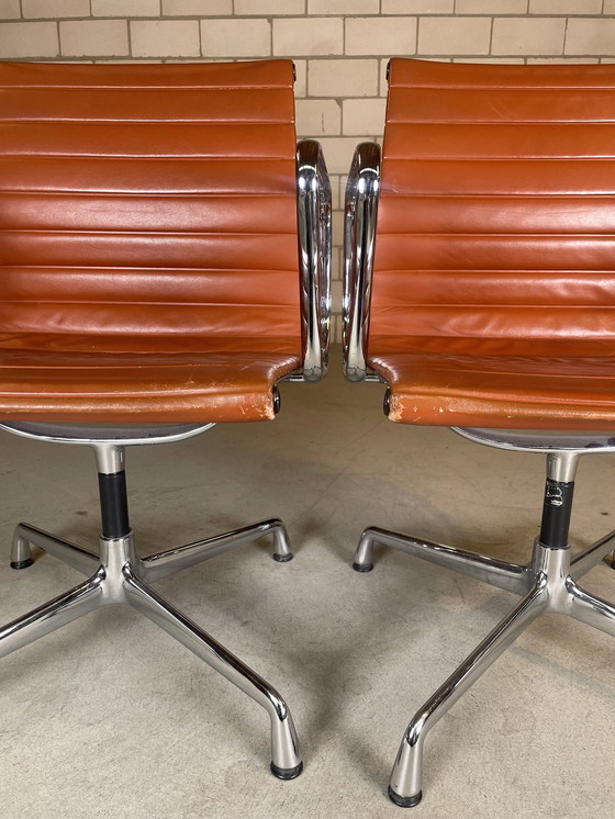 Image 1 of 2X Silla Vitra Eames EA 108 Cuero Coñac