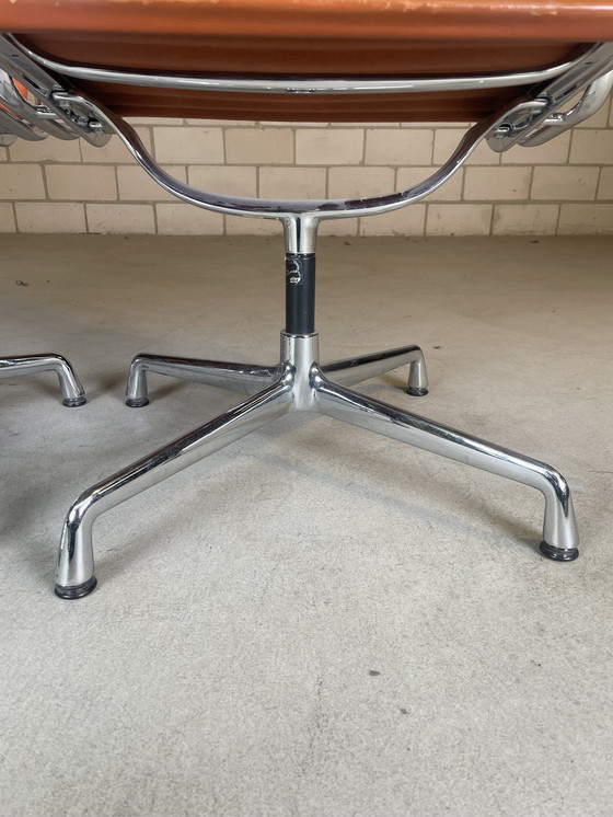 Image 1 of 2X Silla Vitra Eames EA 108 Cuero Coñac