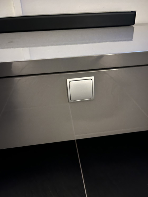 Image 1 of Cómoda moderna de alto brillo