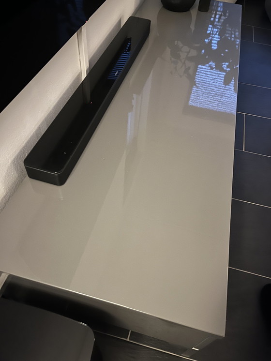 Image 1 of Cómoda moderna de alto brillo