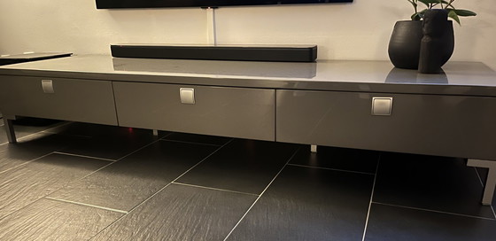 Image 1 of Cómoda moderna de alto brillo