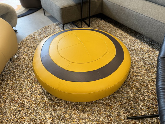 Image 1 of Leolux Saturn Footstool / Footstool Leather Yellow D100