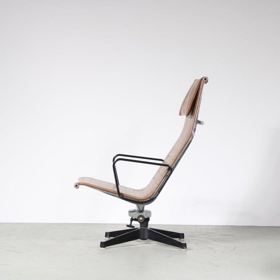 Image 1 of EA124 Chair by Charles & Ray Eames for Herman Miller, USA 1960