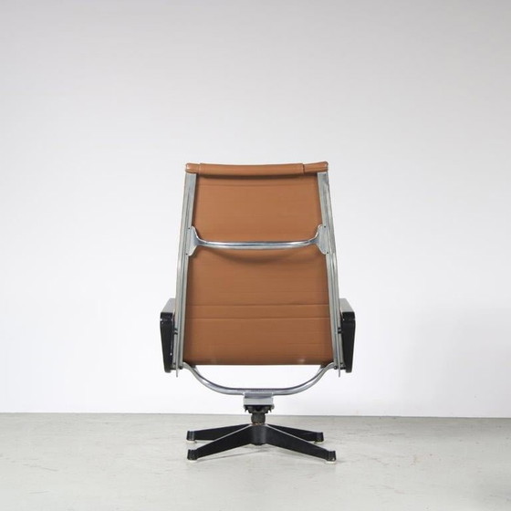 Image 1 of EA124 Chair by Charles & Ray Eames for Herman Miller, USA 1960