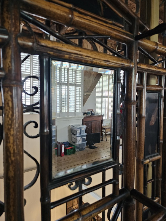 Image 1 of Appendiabiti vintage francese di metà secolo in bambù con motivi cinesi