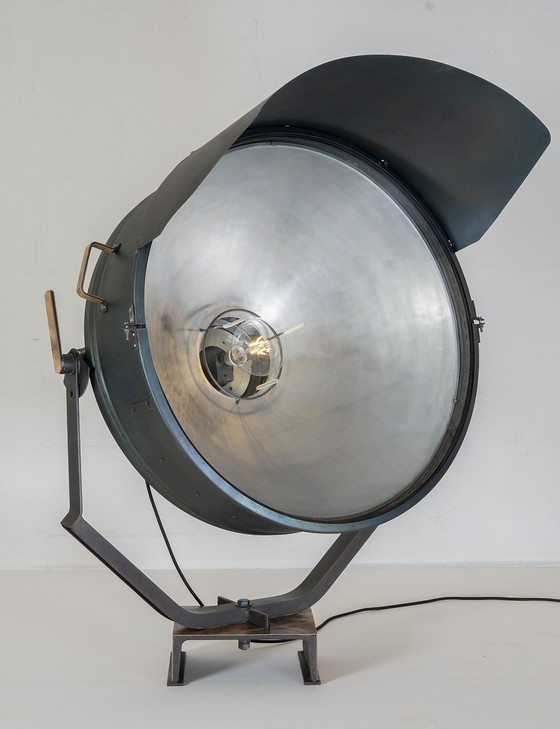 Image 1 of XL searchlight