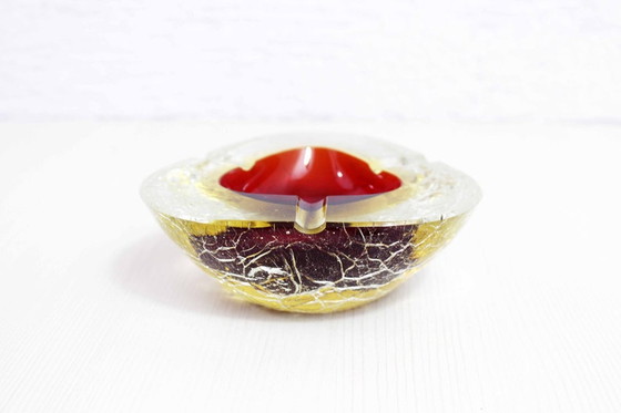 Image 1 of Magnifique cendrier en verre de Murano de couleur or et rouge