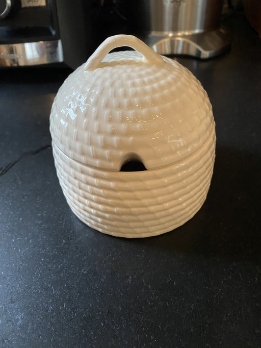 Wedgwood Edme Honey jar