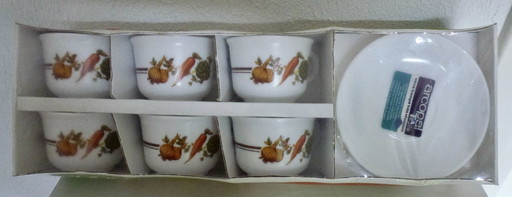 Cuenco Arcopal 6X Vintage y platillos 6X en embalaje nuevo.