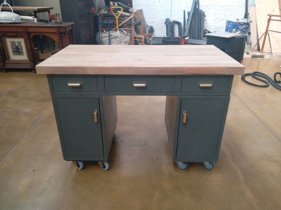 Image 1 of Bureau industriel vintage avec tablette en bois d'hévéa