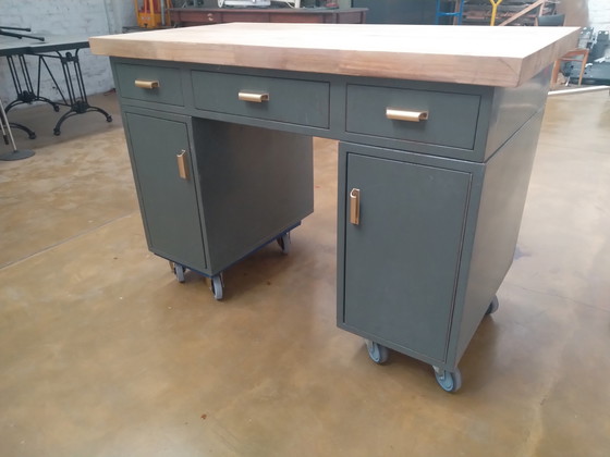 Image 1 of Bureau industriel vintage avec tablette en bois d'hévéa