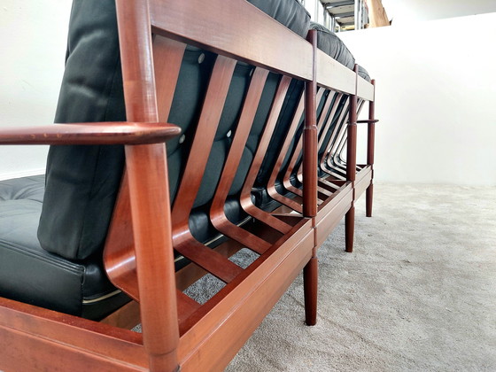 Image 1 of Divano vintage a 3 posti