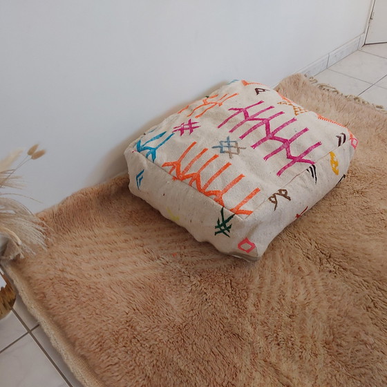 Image 1 of Berber cushion