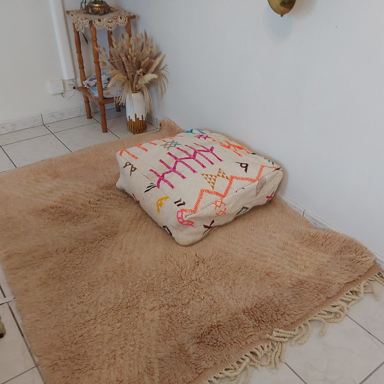 Image 1 of Berber cushion