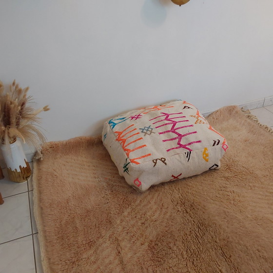 Image 1 of Berber cushion